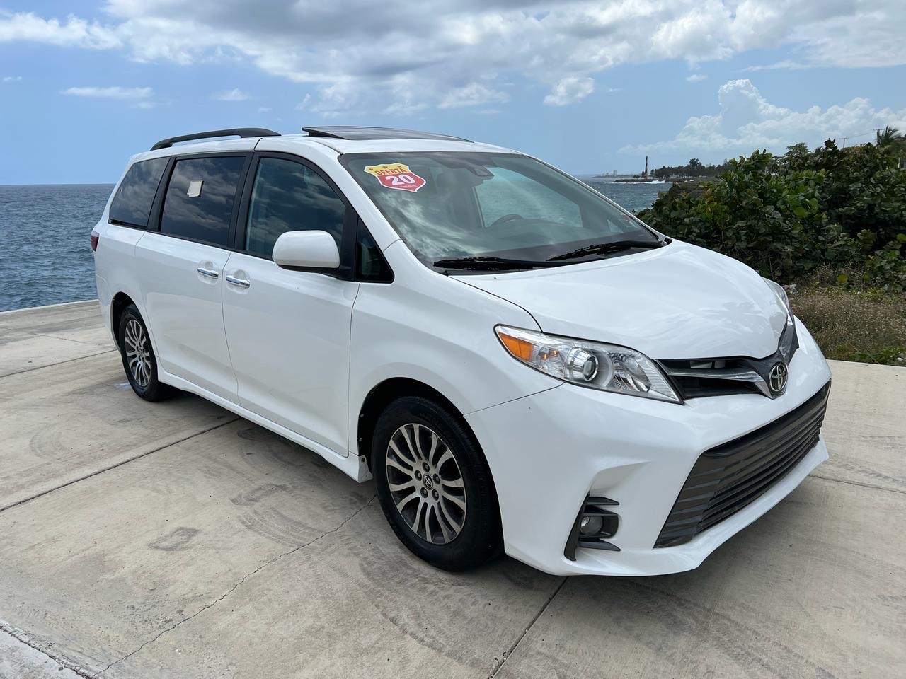 jeepetas y camionetas - TOYOTA SIENNA XLE 2020 FULL SUNROOF, PUSH BOTTON! COMPUERTA ELÉCTRICA & MÁS! 2
