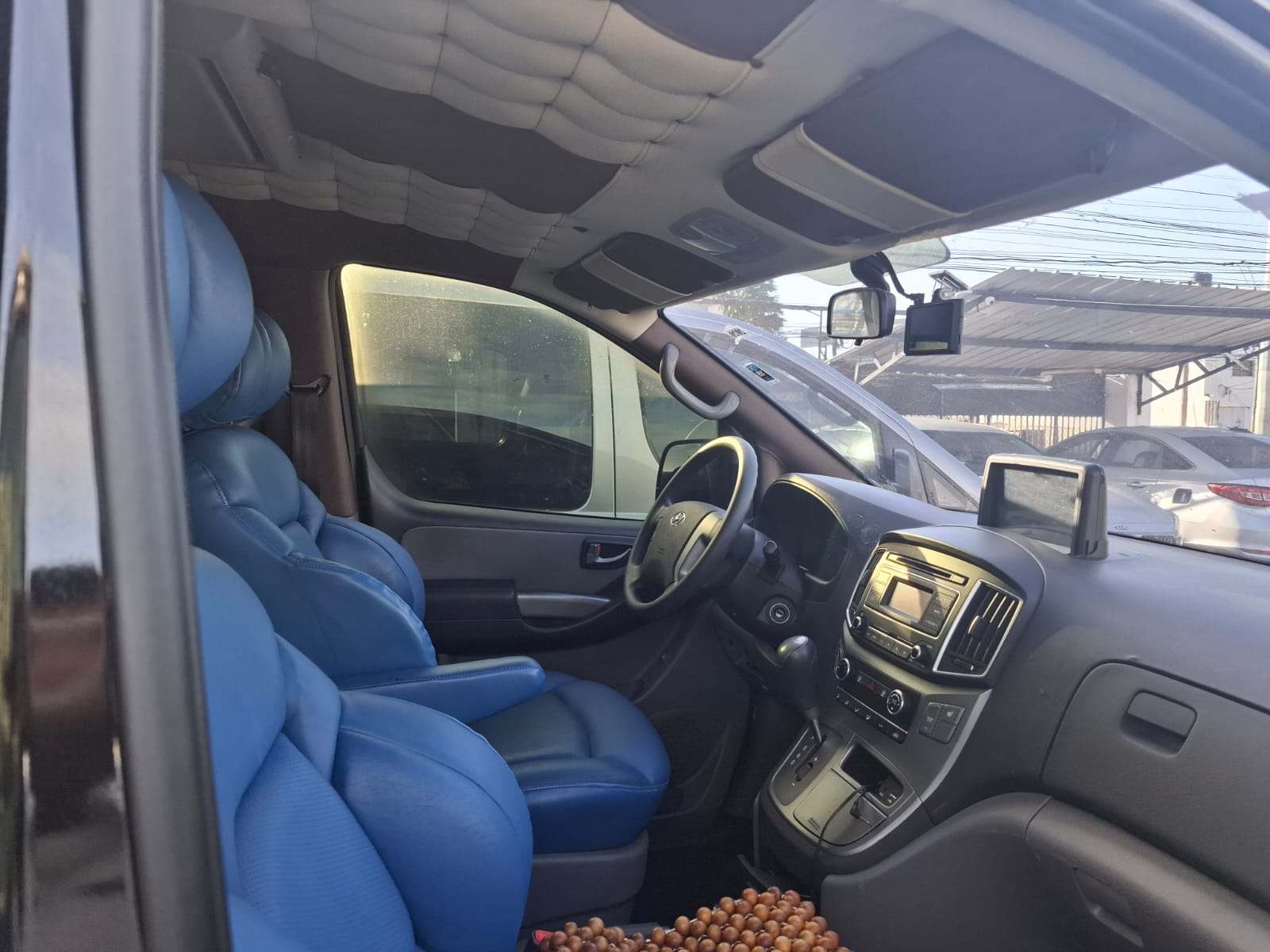 jeepetas y camionetas - HYUDAI GRAND STAREX 2020 2