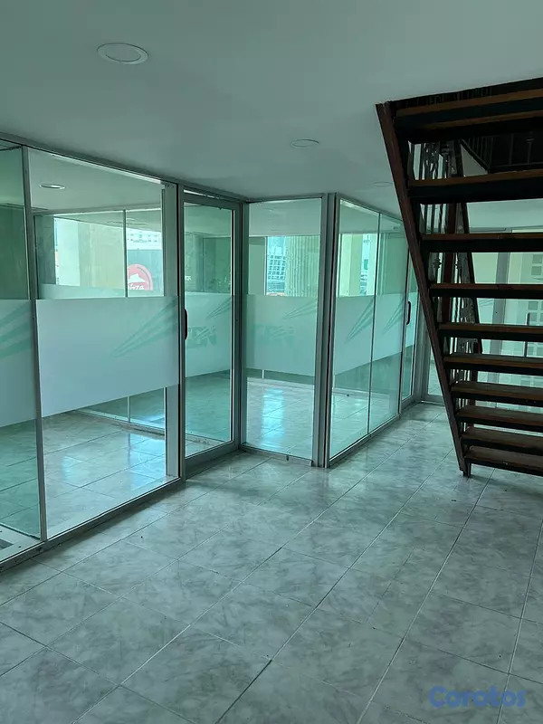 oficinas y locales comerciales - Alquiler de local en piantini  3