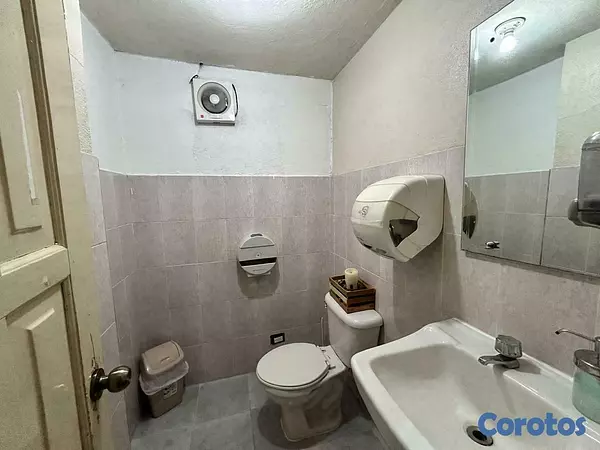 oficinas y locales comerciales - Oportunidad de Alquiler! Local en la Rómulo 127 m² 9