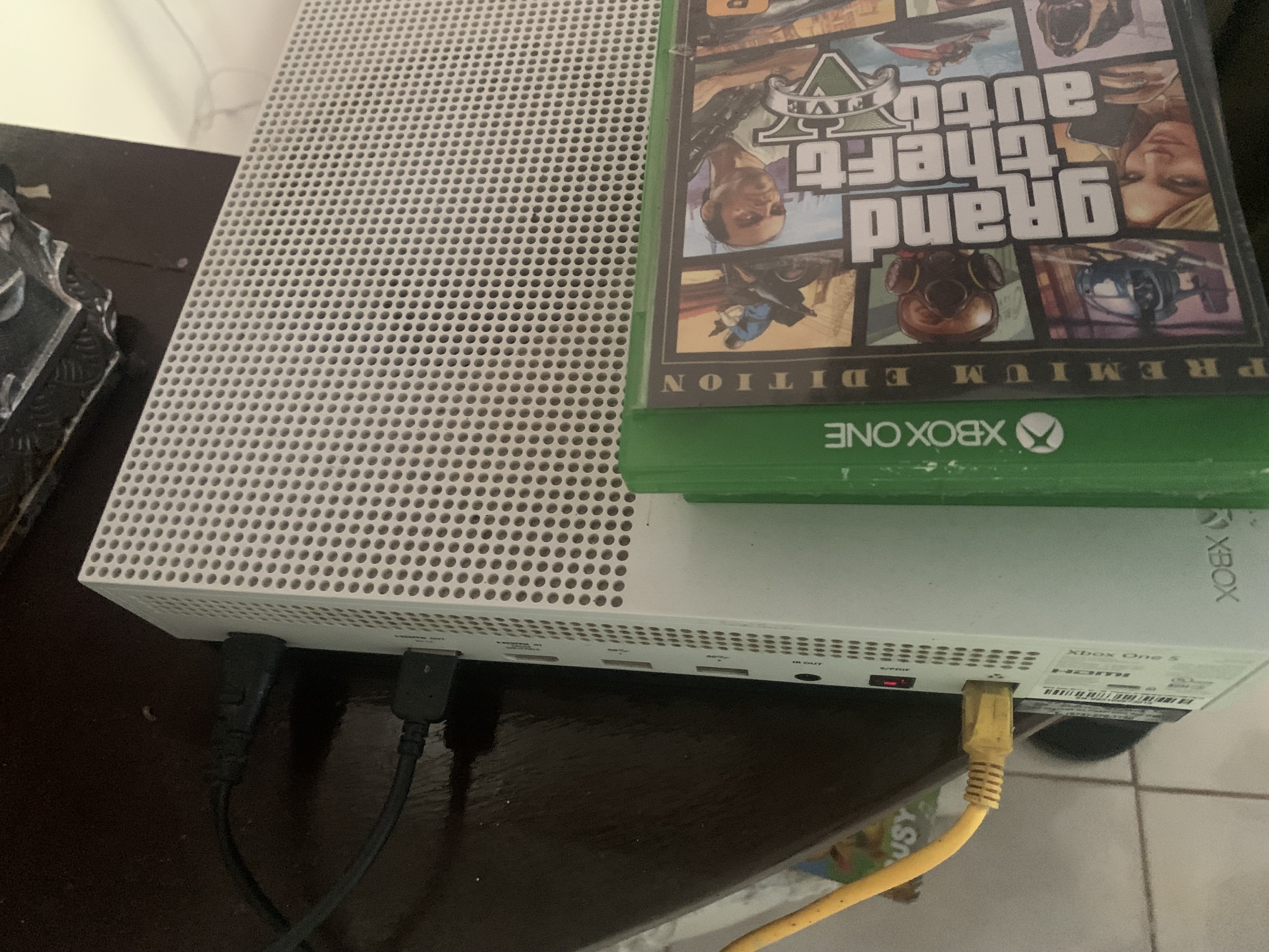 consolas y videojuegos - Vendo Xbox one S todo clean 1