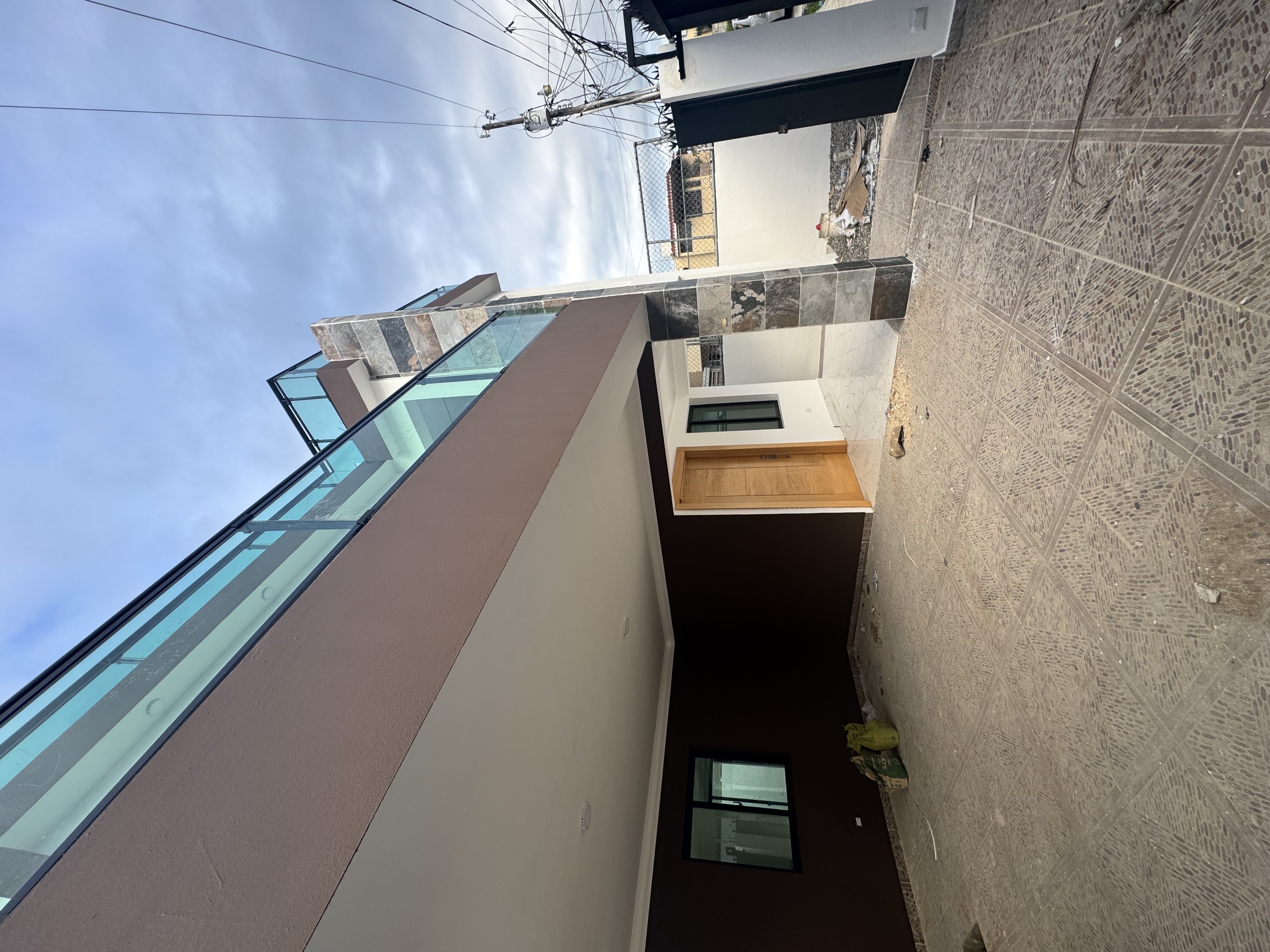 casas - venta de casa con 4 habitaciones en autopista de san isidro Santo Domingo este  5