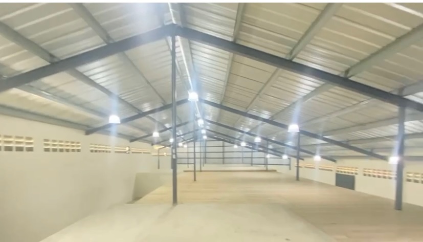oficinas y locales comerciales - Vendo o alquilo Nave zona céntrica 
3,000 Mts. De solar 
3,300 Mts. De  Nave 