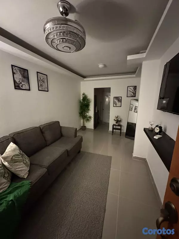 casas vacacionales y villas - venta de Villa con piscina en punta cana en bávaro a 8 minutos del downtown 2