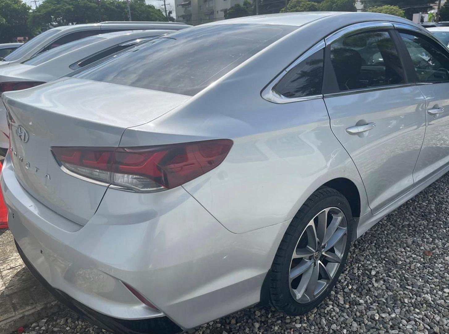 carros - Sonata New Rise 2019
Uso Familiar, Radio Tablet, 
Aros y gomas nuevas,
670mil 1