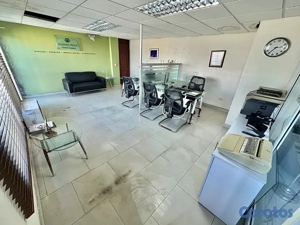 oficinas y locales comerciales - Local Comercial en Alquiler Renacimiento  4