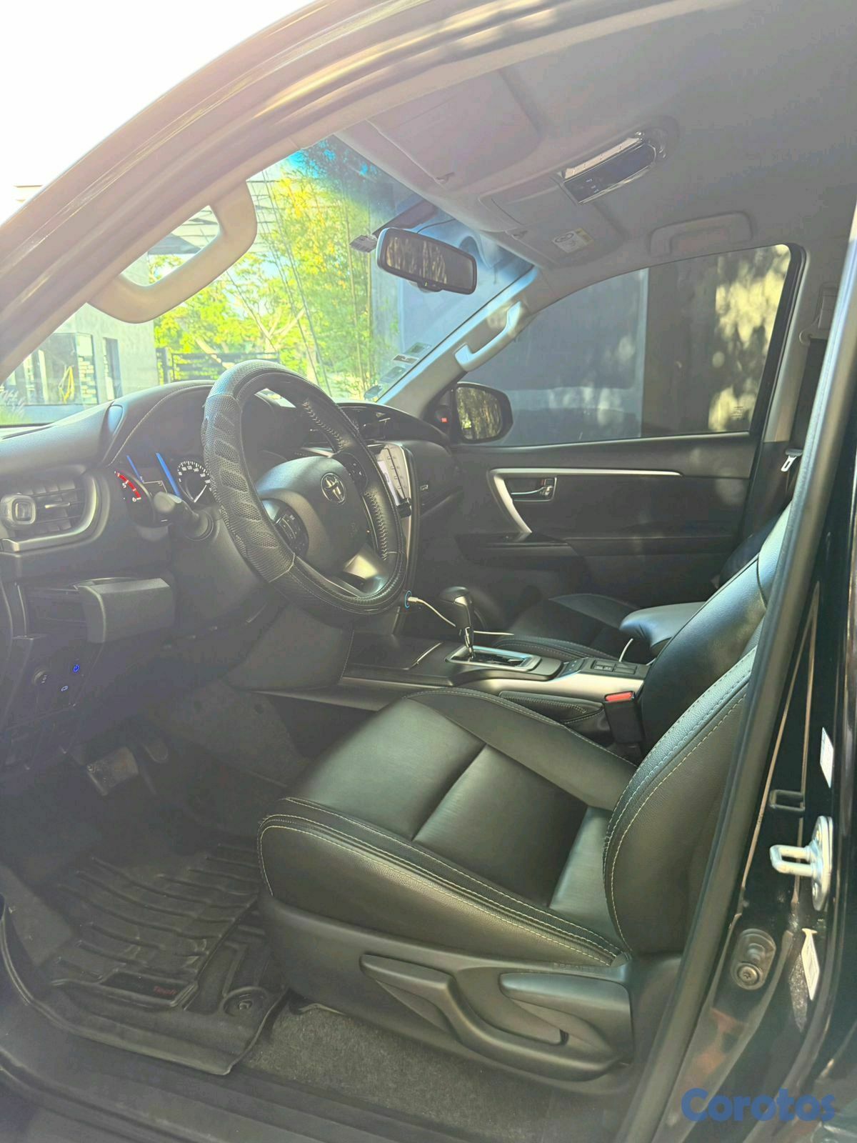 jeepetas y camionetas - Toyota fortuner 2022 4