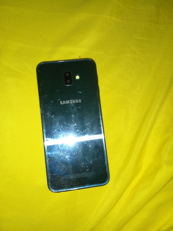 celulares y tabletas - Samsung J6+ 6000 pesos