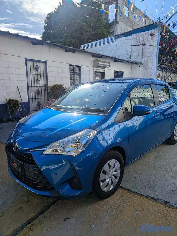carros - TOYOTA VITZ 2