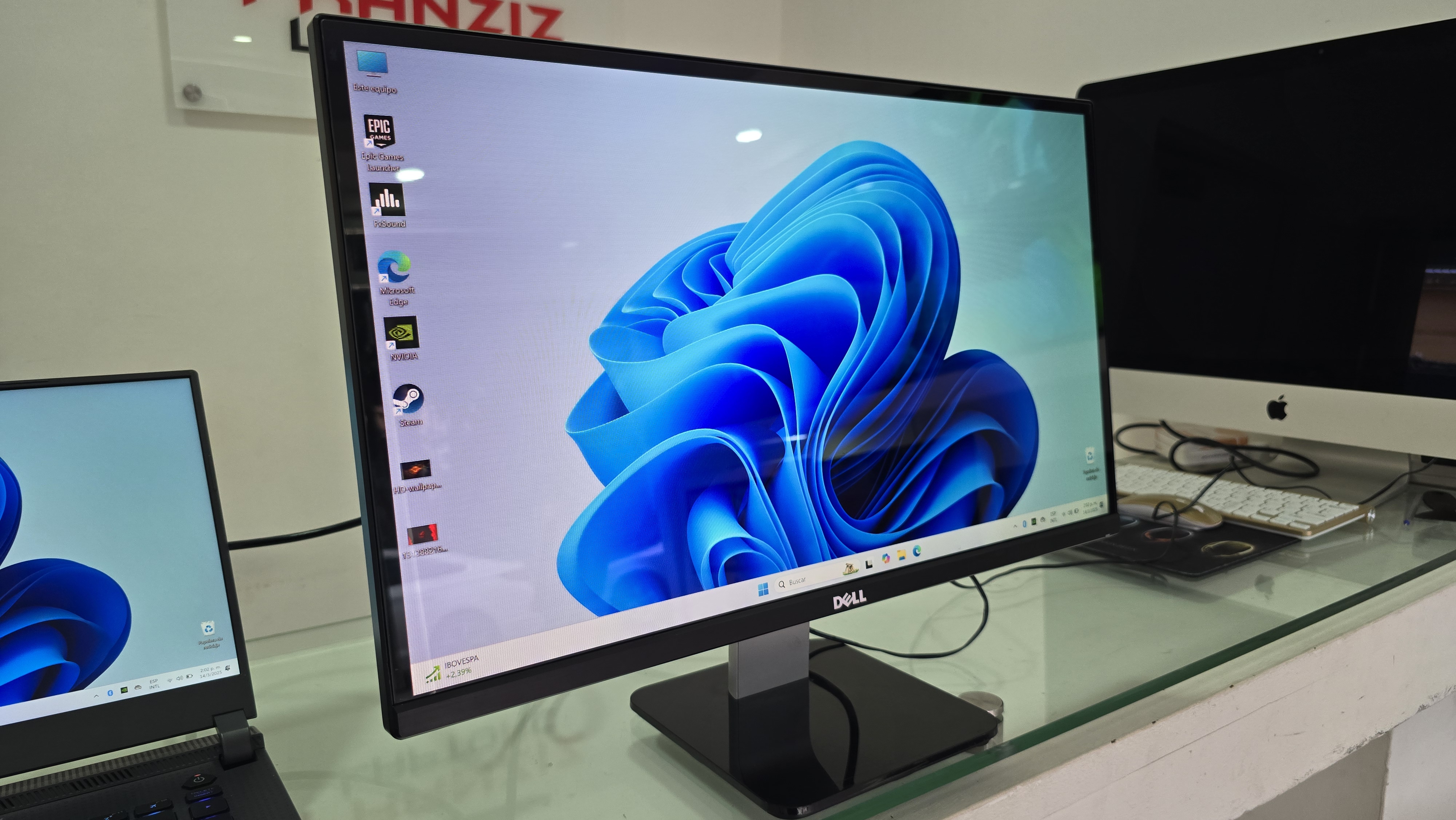 computadoras y laptops - Monitor Dell 24 Pulg Sin Bordes hdmi New 0