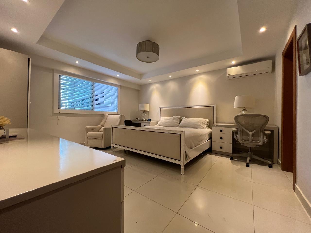 apartamentos - Apt. En venta en Urb. Real 191 mts2 168 mts2 neto  6