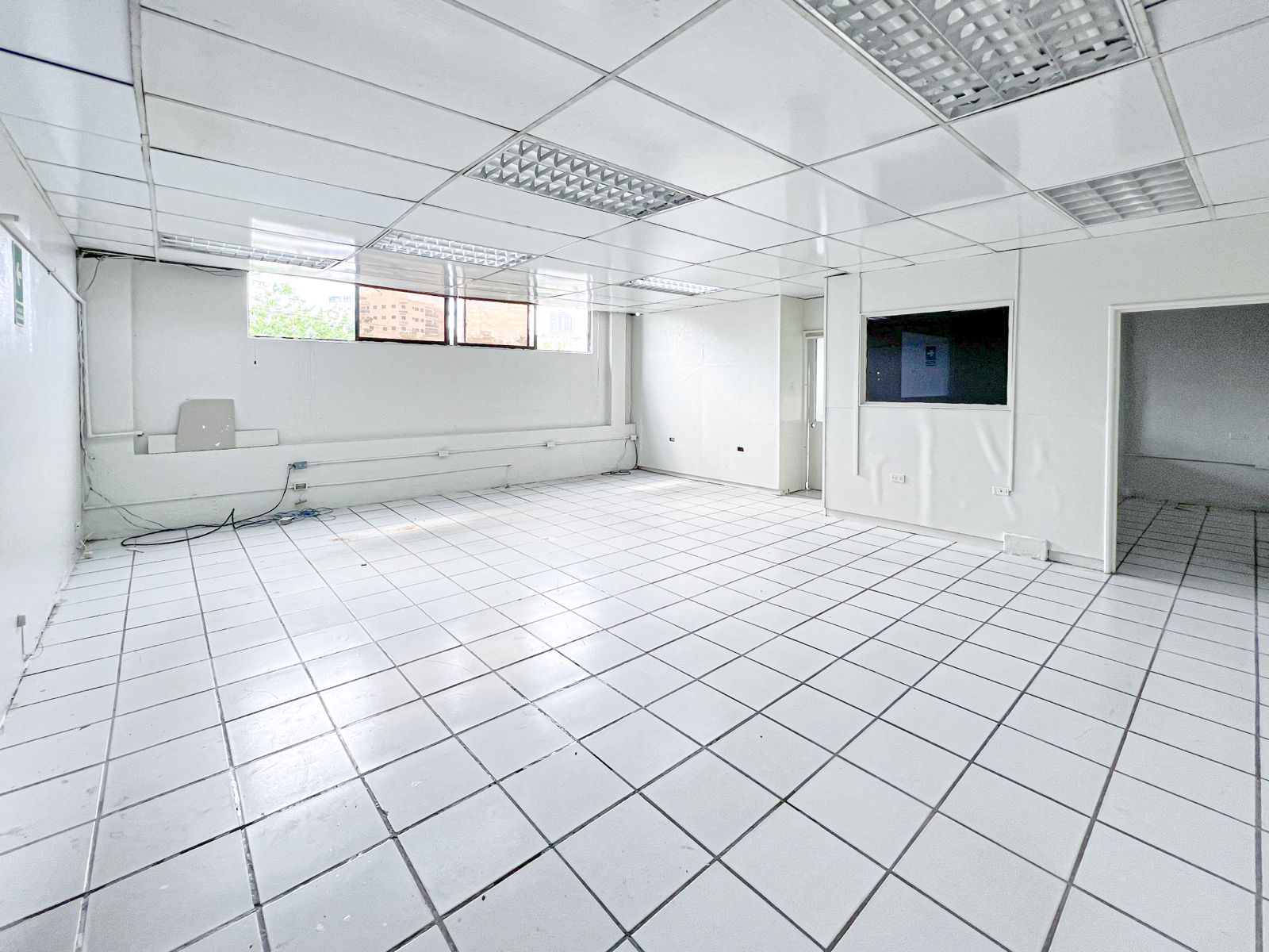oficinas y locales comerciales - 🔵 Alquilo Nave 3,600 mts en herrera  Av Luperon  1