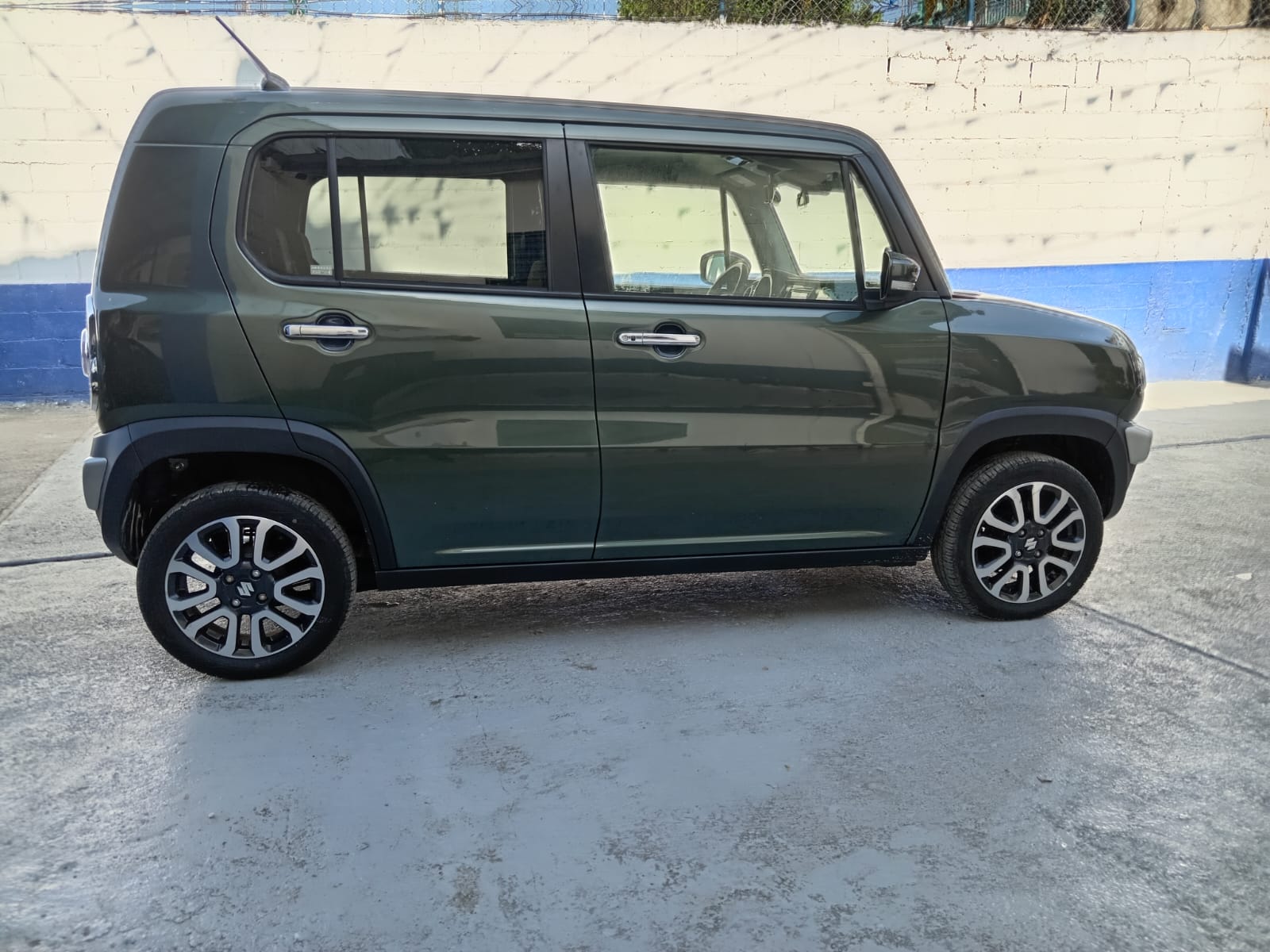 carros - SUZUKI HOSTLER  2