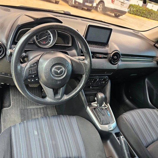 carros - Mazda demio 2017 3