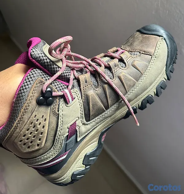 Artículos Deportivos - Botas de senderismo KEEN originales NUEVAS sin uso 2