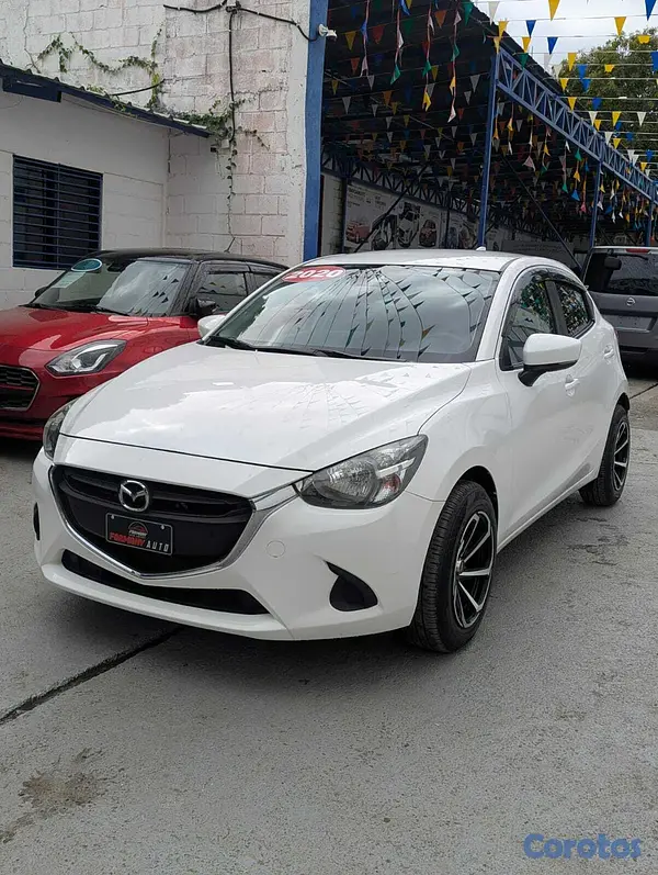 carros - MAZDA DEMIO 2020 16