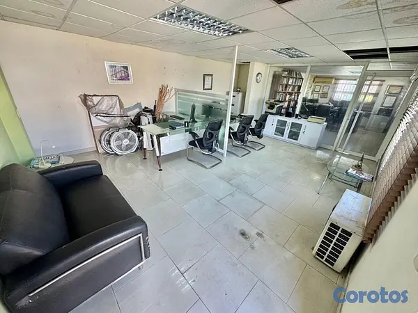 oficinas y locales comerciales - Local Comercial en Alquiler Renacimiento  5