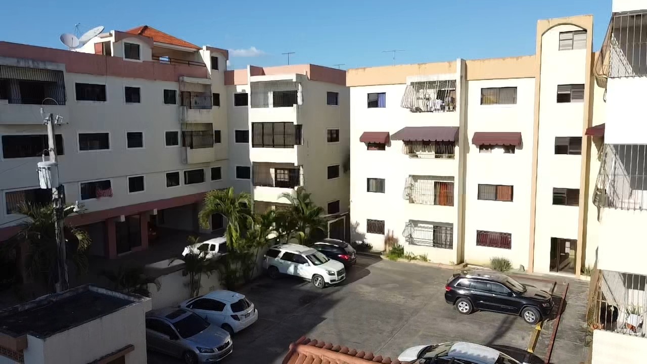 apartamentos - VENDO DE OPORTUNIDAD Apartamento en Urbanización Hazim