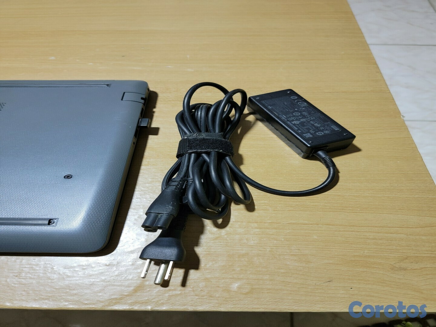 computadoras y laptops - Laptop HP 15.6" Intel I3-7020u 4