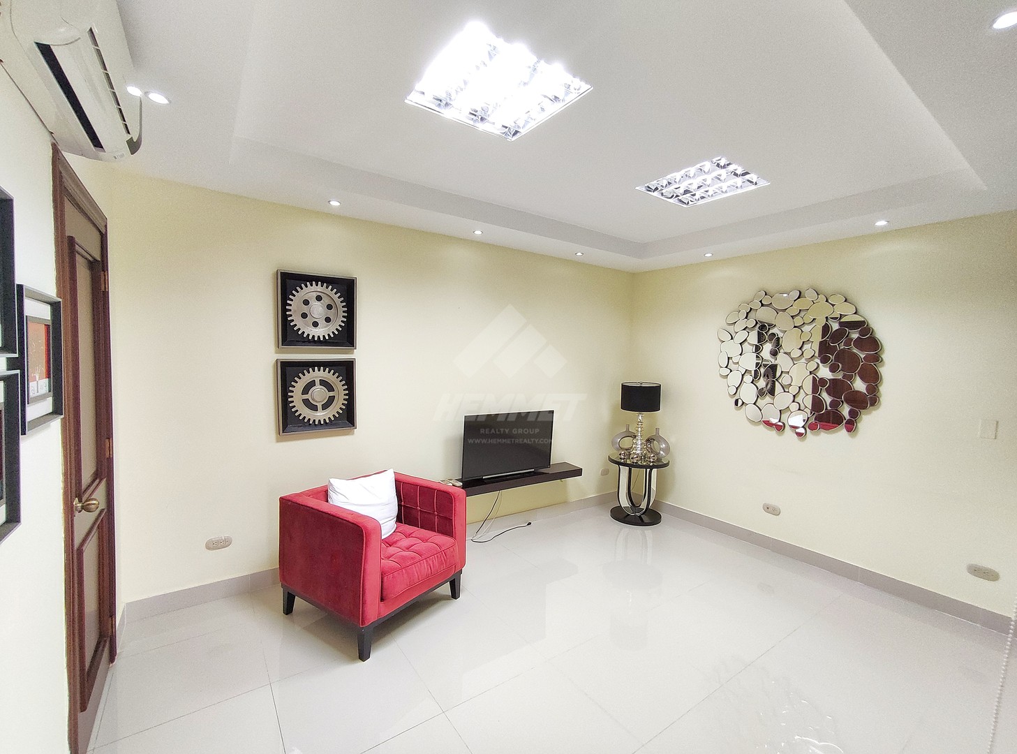 apartamentos - TORRE CON 270 MTS2 Y 4 PARQUEOS LA ESMERALDA SANTIAGO  2