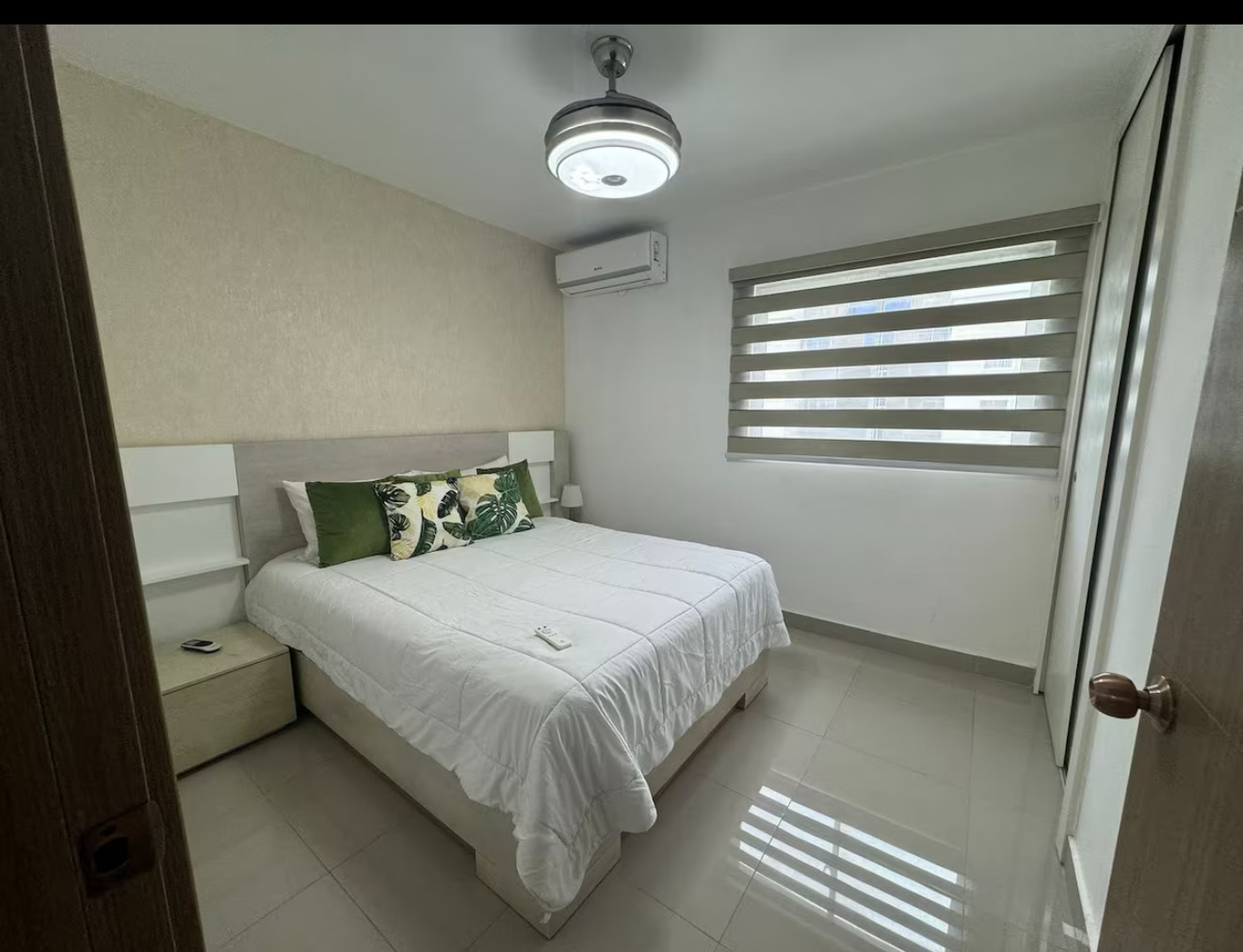 apartamentos - en mediterráneo vendo vacío o amueblado 5 nivel  5