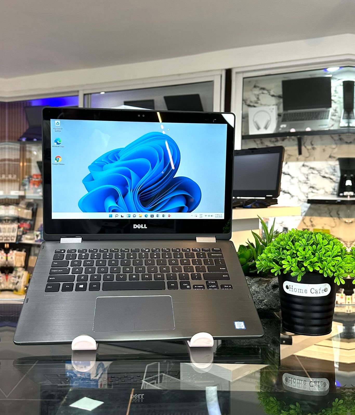 computadoras y laptops - Dell latitude 3370 i5 6ta 256ssd 8Ram Touch  0