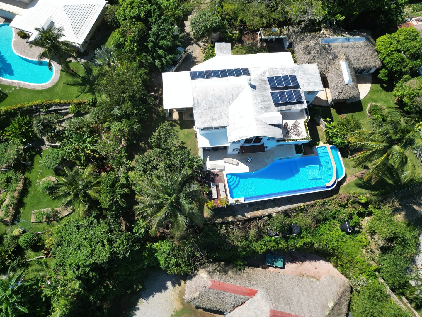 casas vacacionales y villas - Villa de ensueño + bungalow con espectaculares vistas al mar en venta en Cabrera