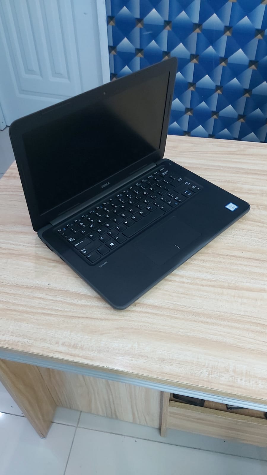 computadoras y laptops - Dell Latitude 3380 Intel Core i5 de 7ma Generación 4