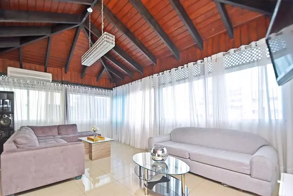 apartamentos - Venta, Apartamento de 3 Habitaciones, Renacimiento 2