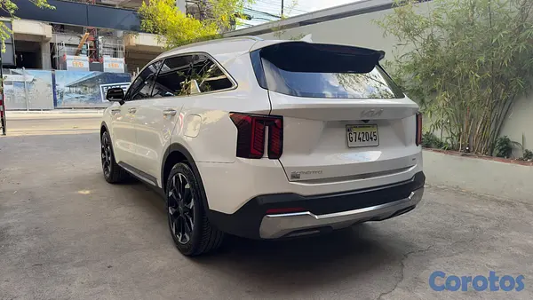 jeepetas y camionetas - Kia Sorento 2025 Limited 10