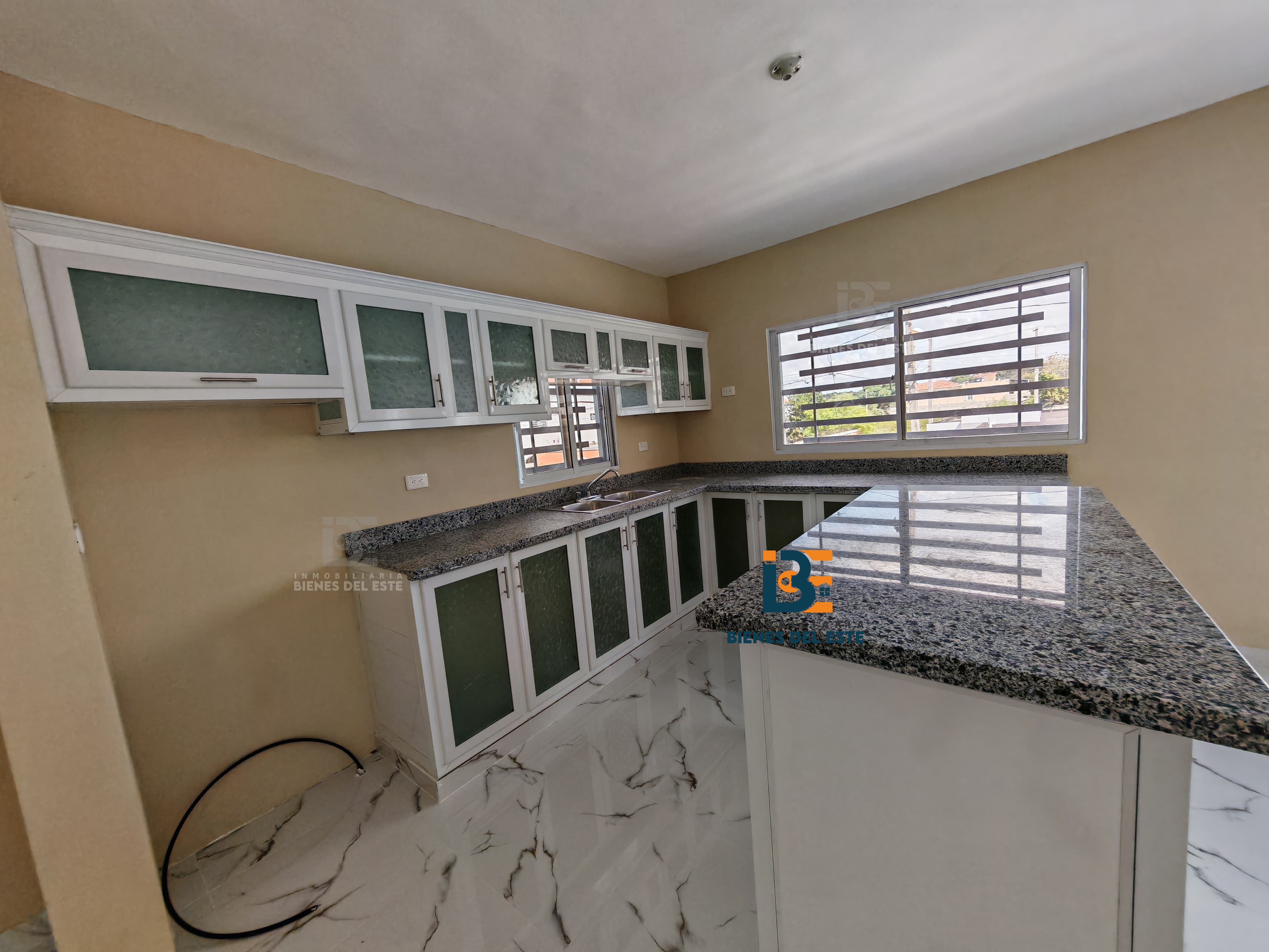 apartamentos - DE RENTA NUEVO Apartamento Primer y Segundo Nivel  1