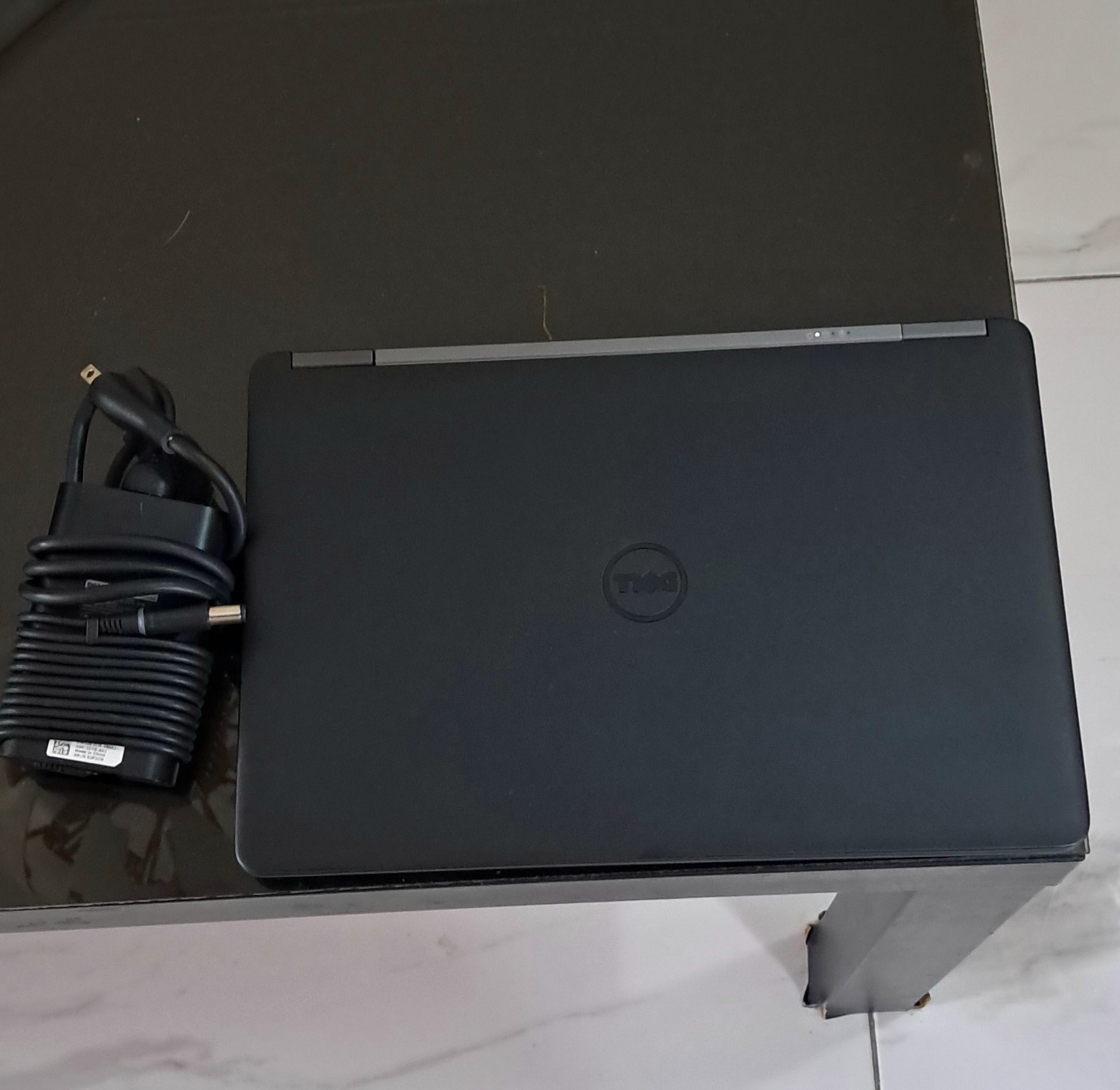 computadoras y laptops - Laptop Dell 7250 i5 8GB 250GB Disco Msata SSD