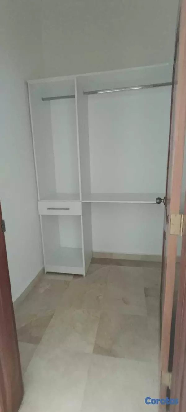 apartamentos - Renacimiento, Amplio apartamento con Balcón, 250m2 9