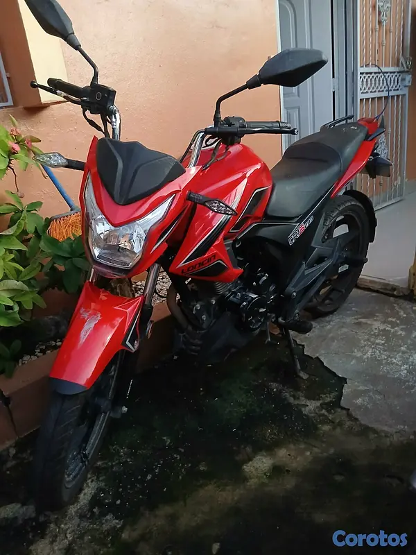 motores y pasolas - Loncin Cr1S Sport Naked  200cc modelo 2023 4
