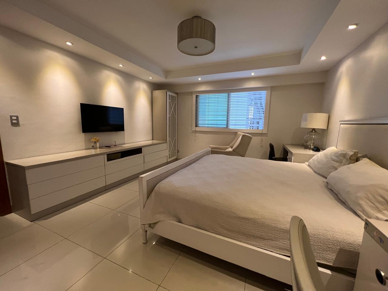 apartamentos - Apt. En venta en Urb. Real 191 mts2 168 mts2 neto  7