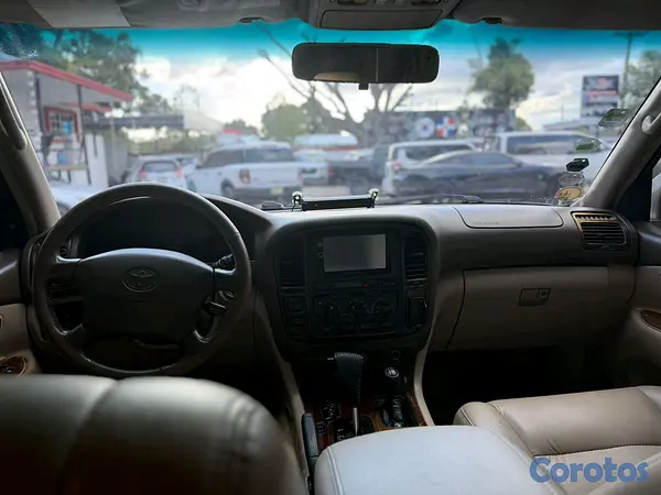 jeepetas y camionetas - Toyota land cruicer 2001 11