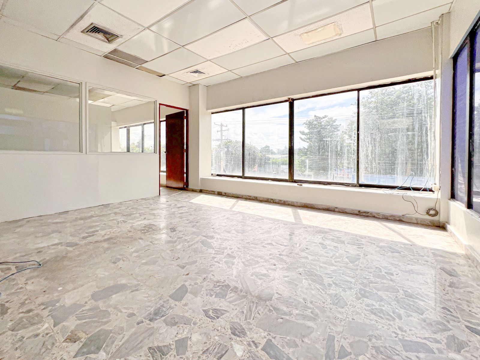 oficinas y locales comerciales - 🔵 Alquilo Nave 3,600 mts en herrera  Av Luperon  2