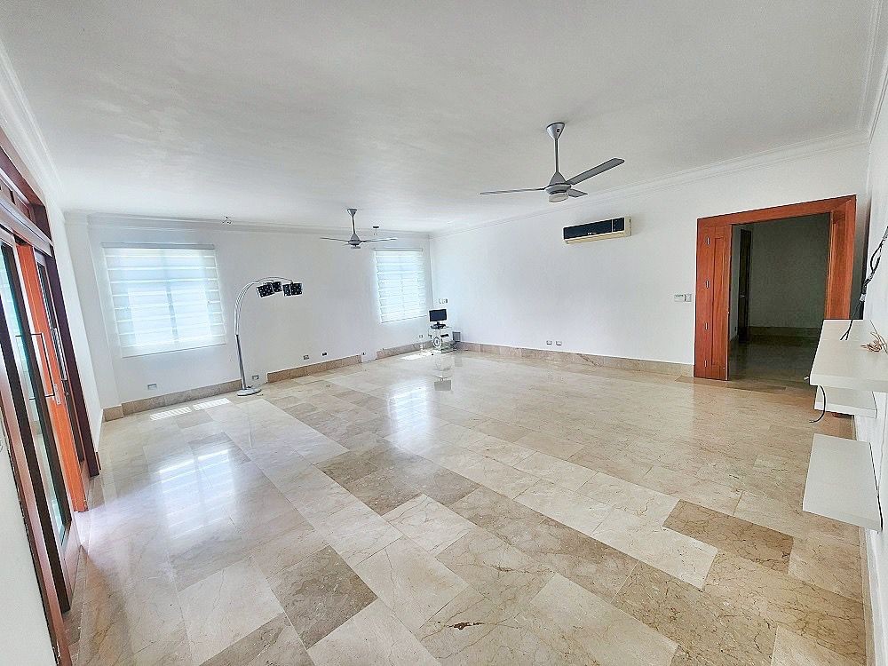 casas - Casa en alquiler en Villa María, Santiago, cerca de todo 4