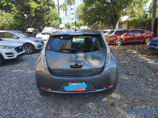 carros - NISSA LEAF 2