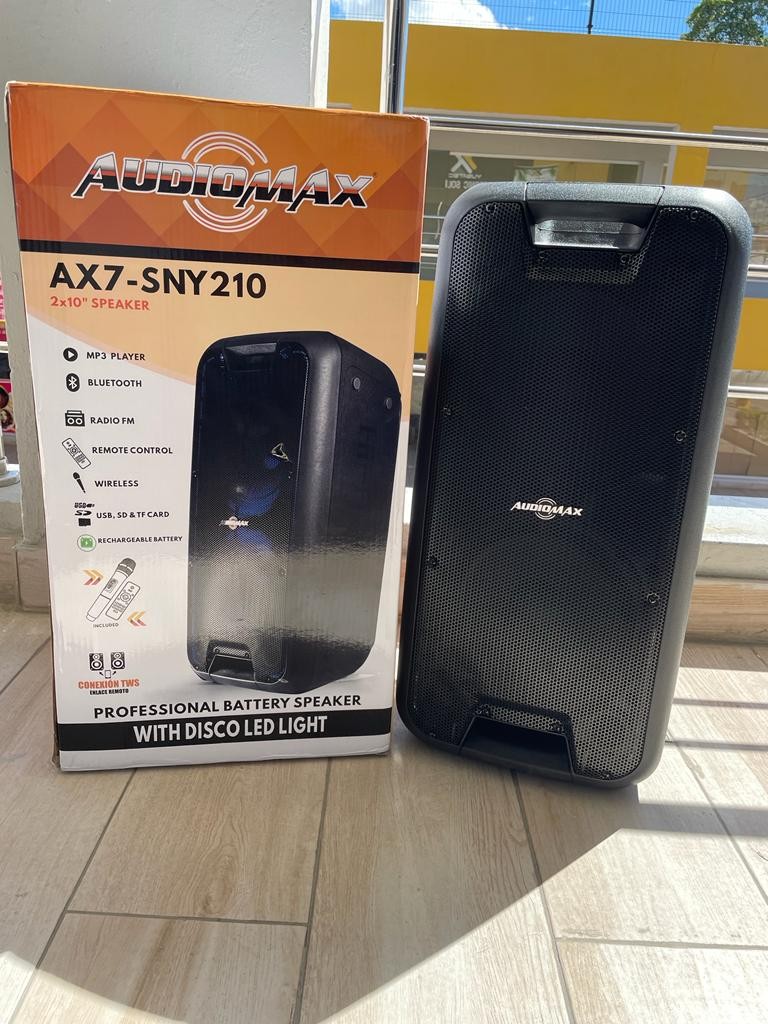 otros electronicos - BOCINAS AUDIOMAX DOBLE RECARGABLES 2000WTT BLUETOOTH MICROFONO 3 MESES GARANTIA 