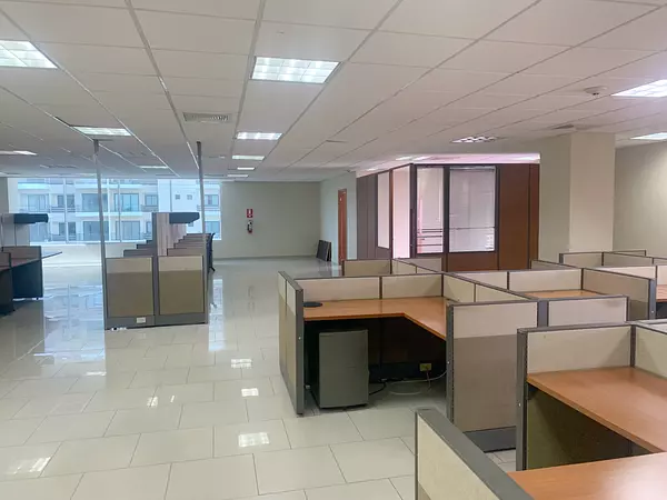 oficinas y locales comerciales - Local céntrico y corporativo 4