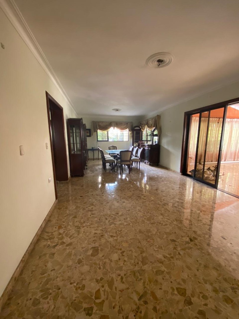 casas - Casa en Venta en residencial cerrado en arroyo Hondo 
Precio: U$S440,000  9
