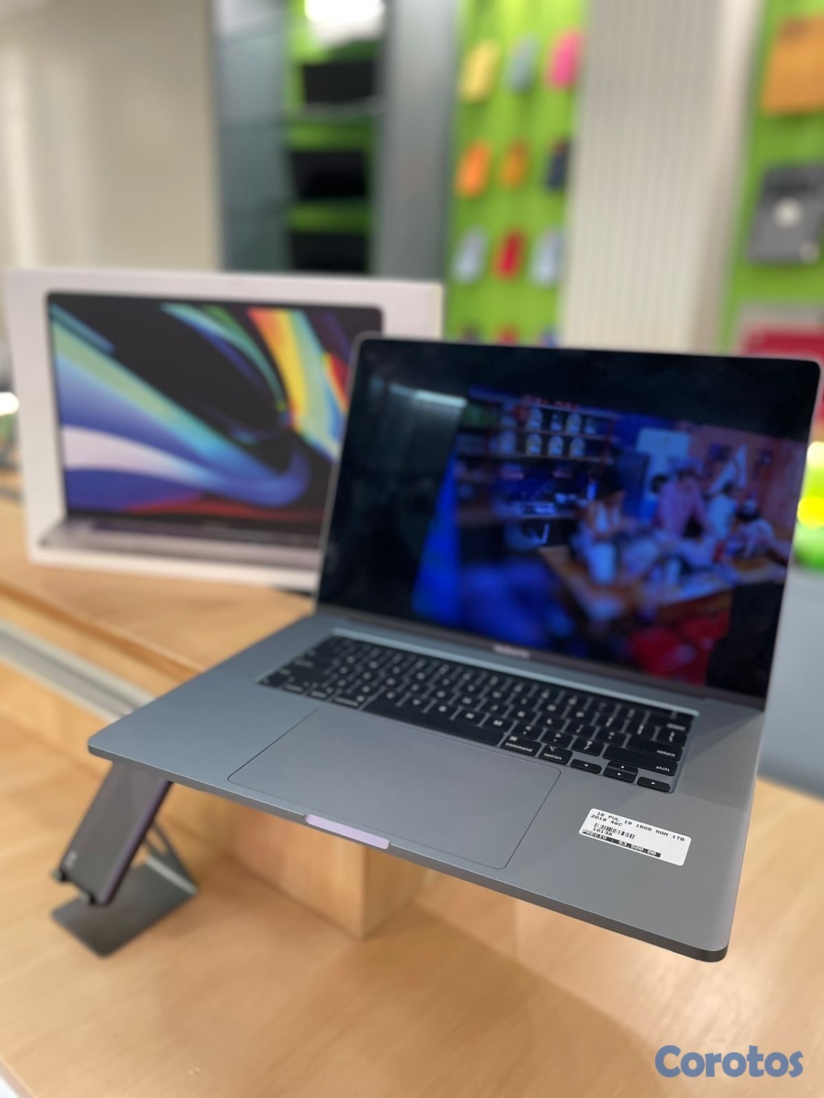 computadoras y laptops - MACBOOK PRO 16 PULGADAS 2019 16GB DE RAM 1TB SSD  1
