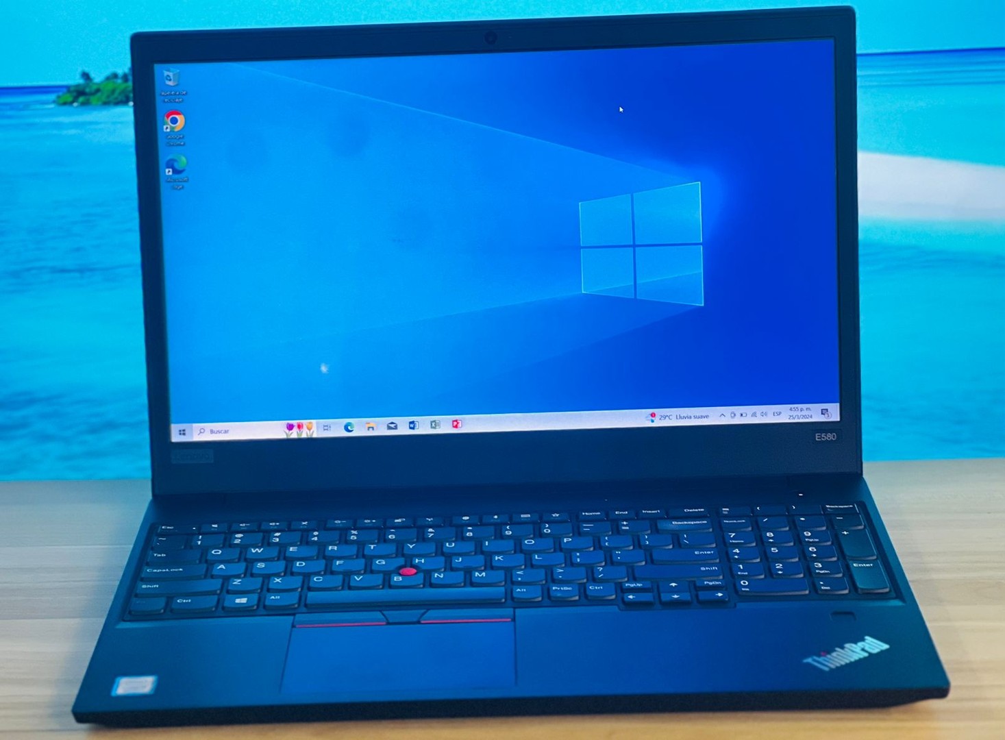 computadoras y laptops - laptop Lenovo thinkpad E580 core i5 8va gen 8GB Ram 128GB SSD