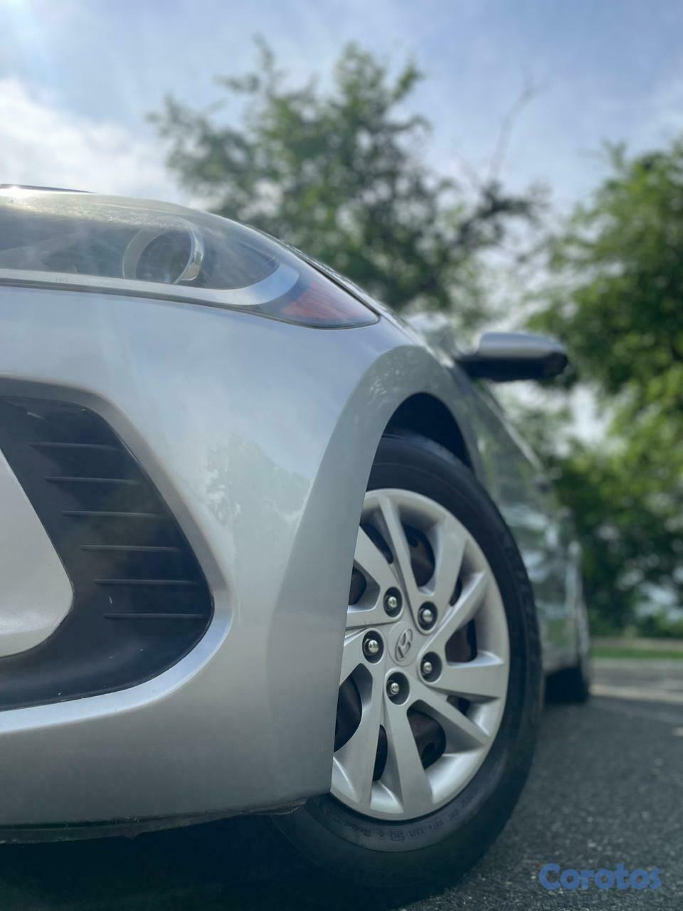 carros - Hyundai Elantra SE 2017 CLEAN CAR FAX 1