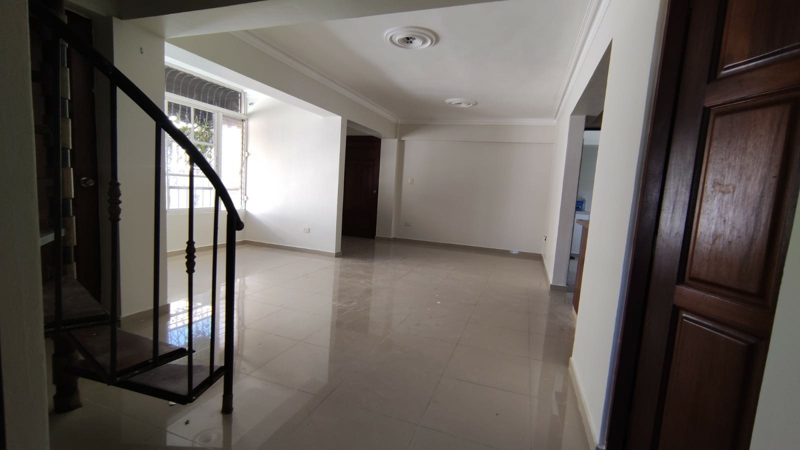apartamentos - Excelente apartamento en alquiler en  Miramar con terraza
150 mts
4toPSO
$46,000 7