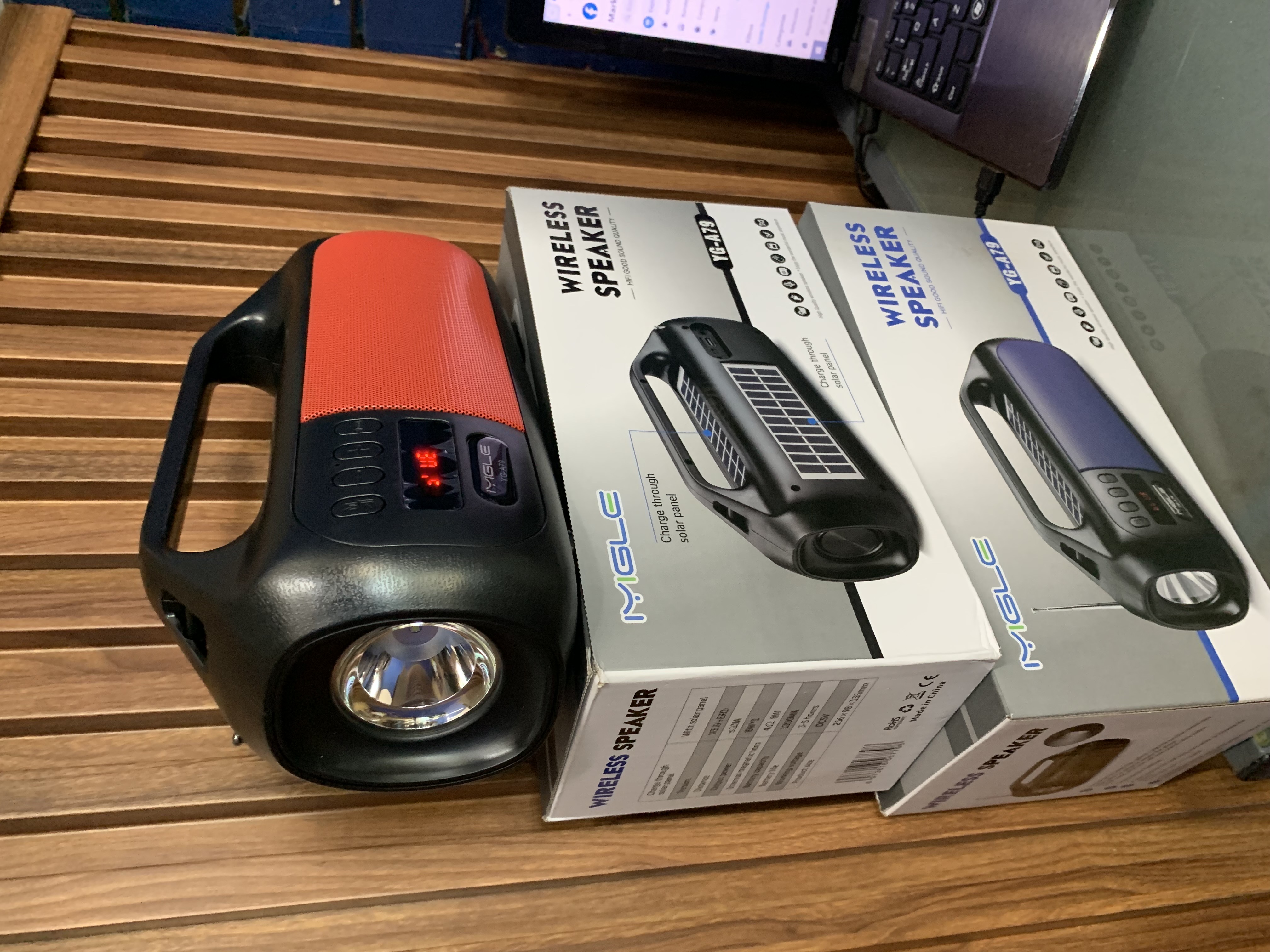 camaras y audio - foco 💡 recargable con radio 📻  3