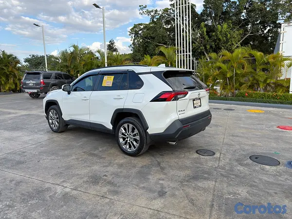 jeepetas y camionetas - Toyota Ra4 XLE Premium 2021 5