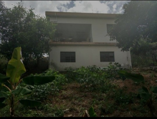 casas - Casa en Jarabacoa con sótano, negociable