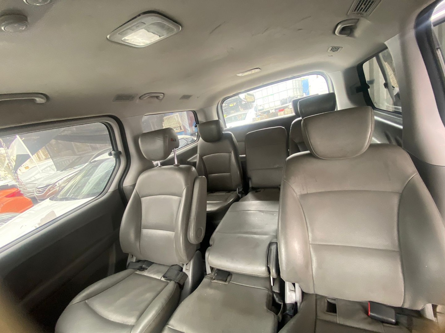 jeepetas y camionetas - HYUNDAI STAREX 2018 GRISDESDE: RD$1,300,000 5